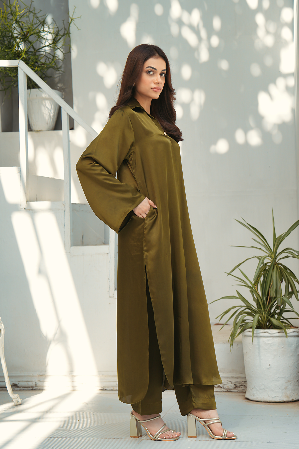 HOT OLVIE GREEN Solid 2-Piece Shirt & Trouser Set