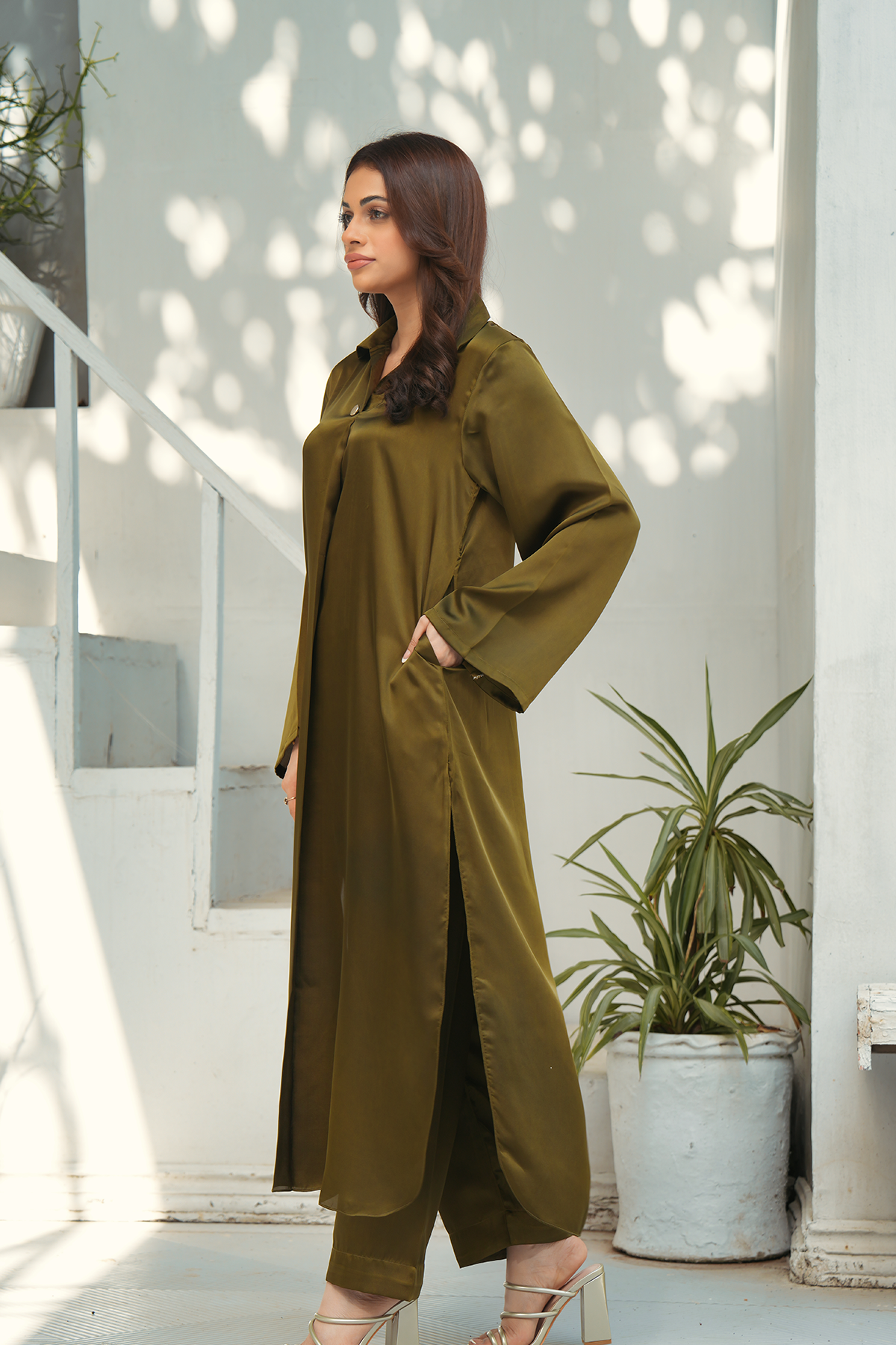 HOT OLVIE GREEN Solid 2-Piece Shirt & Trouser Set